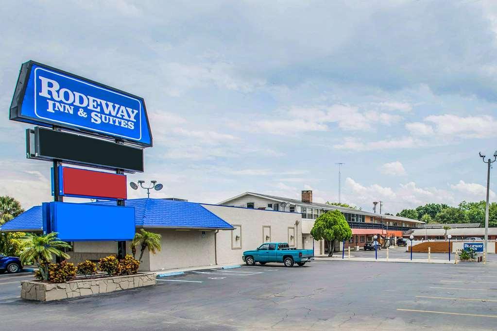 Rodeway Inn & Suites Winter Haven Chain Of Lakes Eksteriør billede