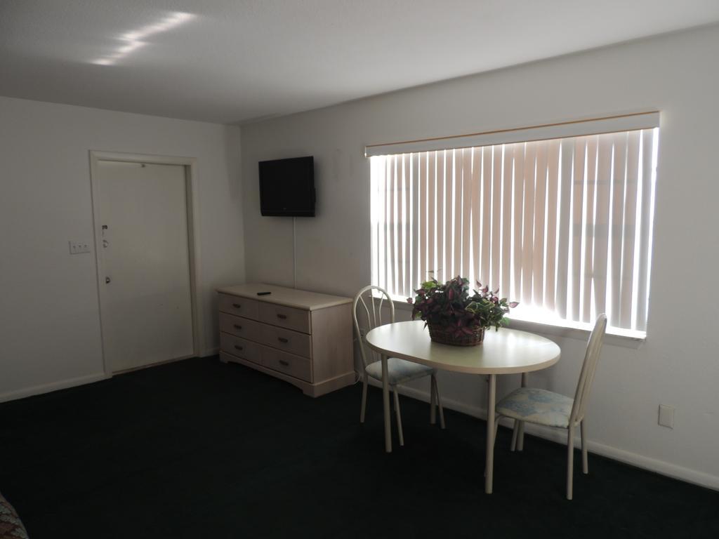 Rodeway Inn & Suites Winter Haven Chain Of Lakes Værelse billede