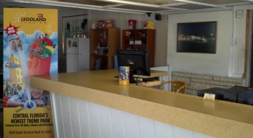 Rodeway Inn & Suites Winter Haven Chain Of Lakes Eksteriør billede