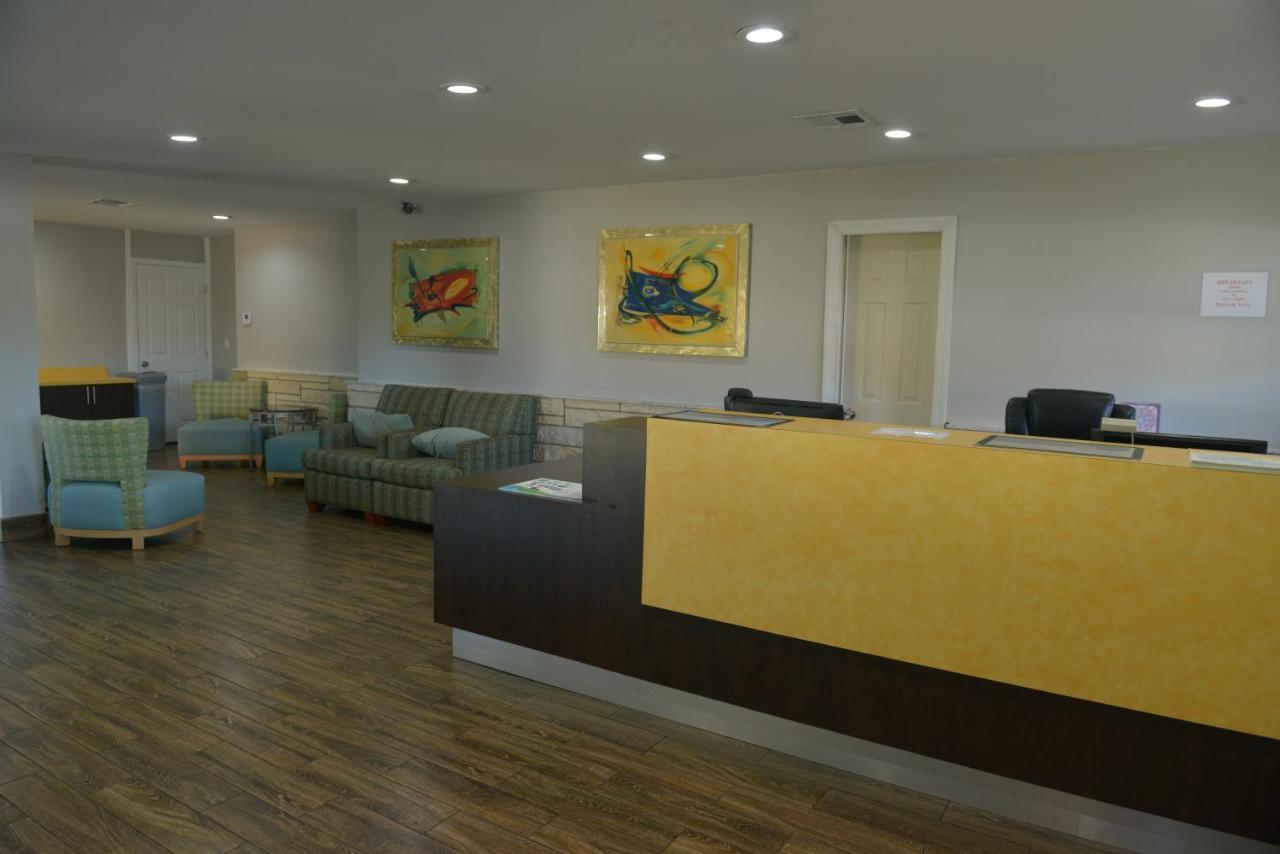 Rodeway Inn & Suites Winter Haven Chain Of Lakes Eksteriør billede