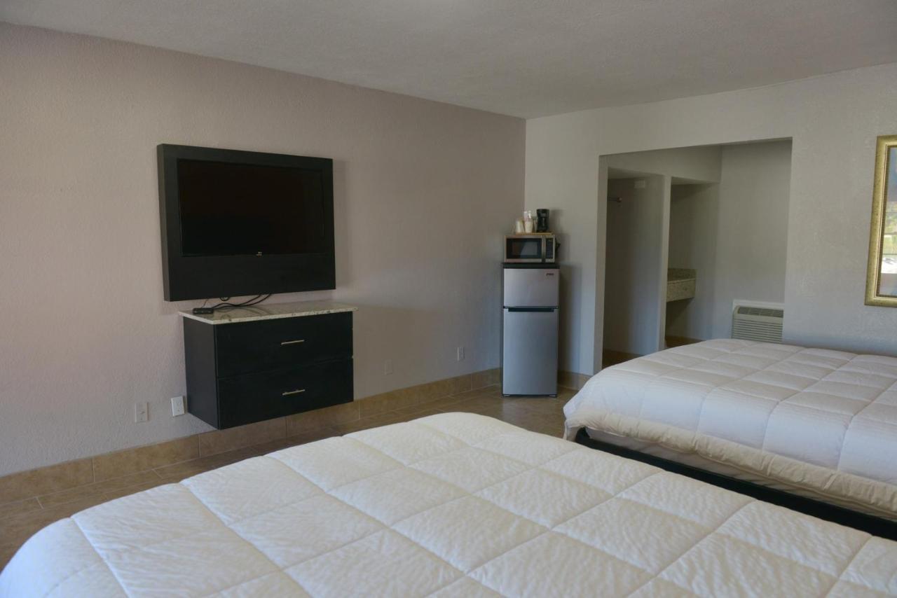 Rodeway Inn & Suites Winter Haven Chain Of Lakes Eksteriør billede