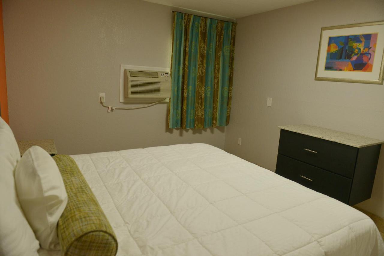 Rodeway Inn & Suites Winter Haven Chain Of Lakes Eksteriør billede