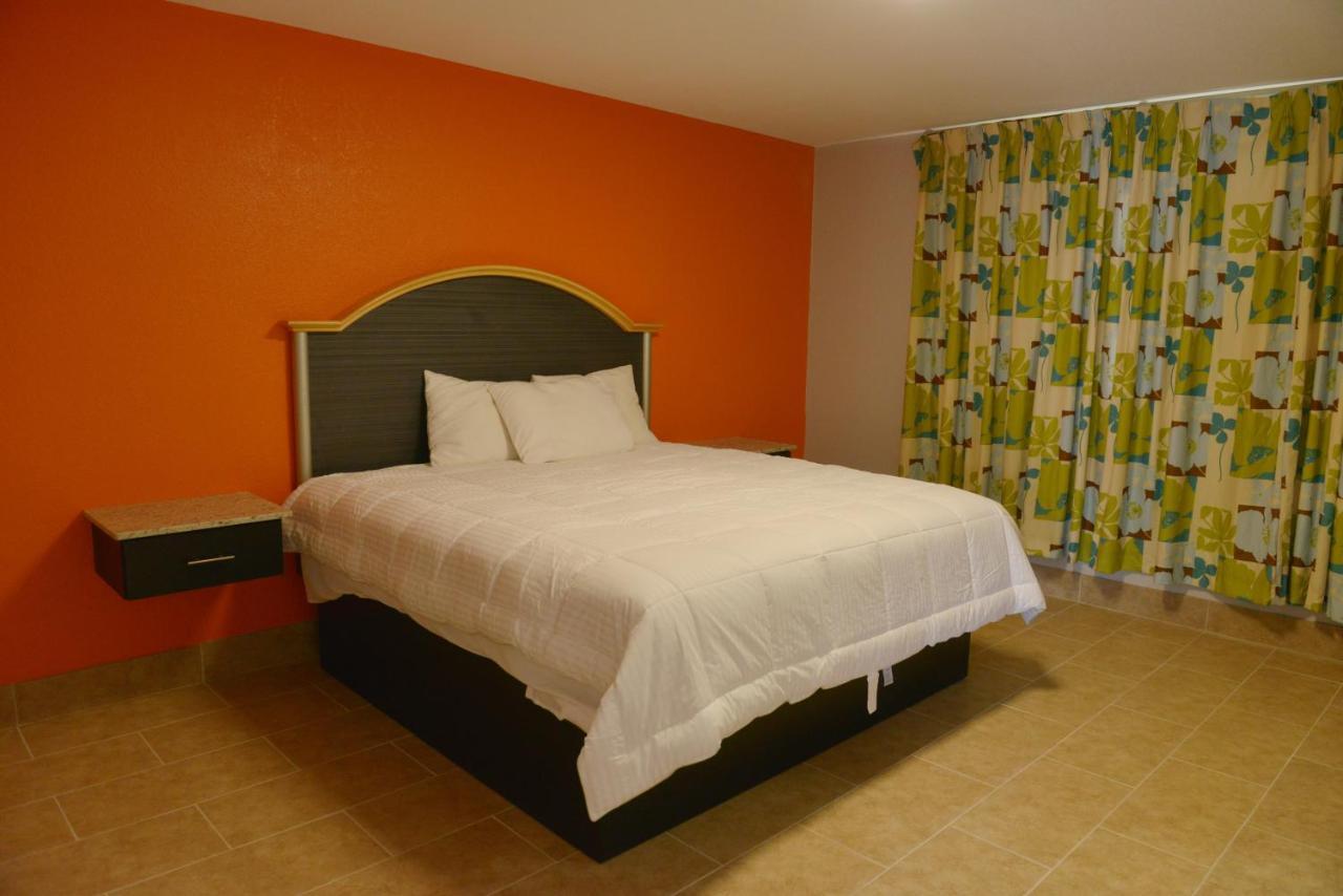 Rodeway Inn & Suites Winter Haven Chain Of Lakes Eksteriør billede
