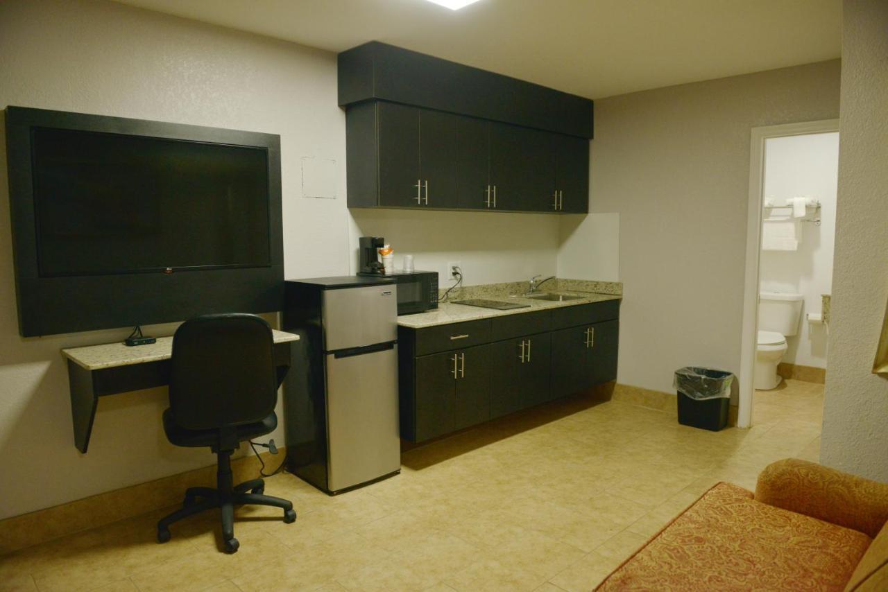 Rodeway Inn & Suites Winter Haven Chain Of Lakes Eksteriør billede