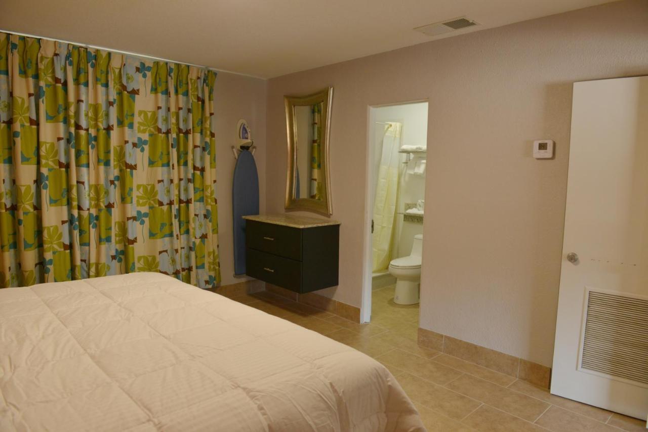 Rodeway Inn & Suites Winter Haven Chain Of Lakes Eksteriør billede